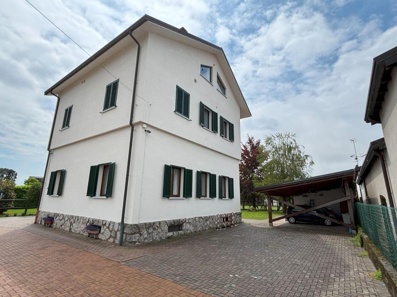Casa Vacanze Magnolia Borgo Ticino Ngoại thất bức ảnh