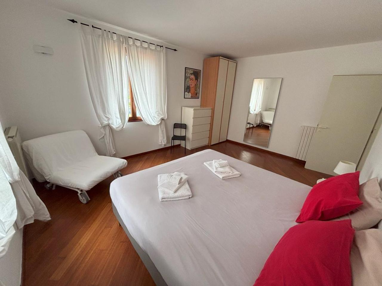Casa Vacanze Magnolia Borgo Ticino Ngoại thất bức ảnh