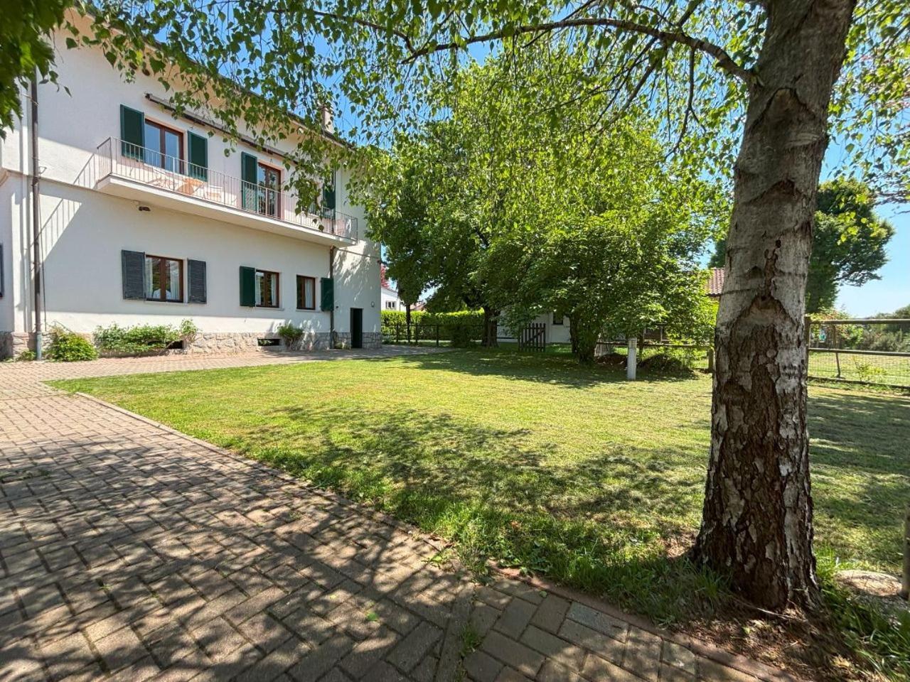 Casa Vacanze Magnolia Borgo Ticino Ngoại thất bức ảnh